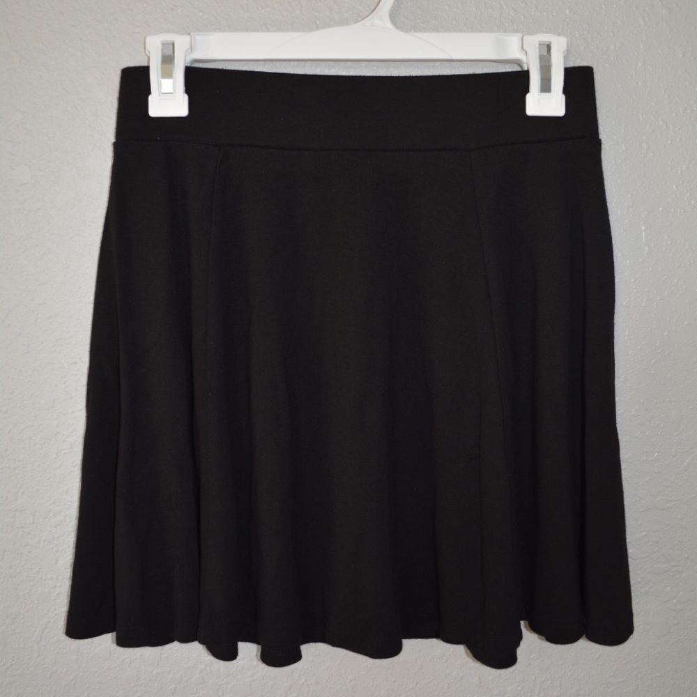 Black Zipper Back Skater Skirt